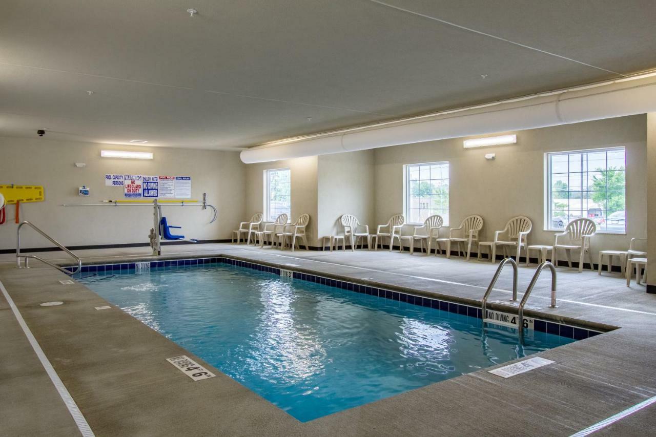 Hotel Cobblestone & - Torrington